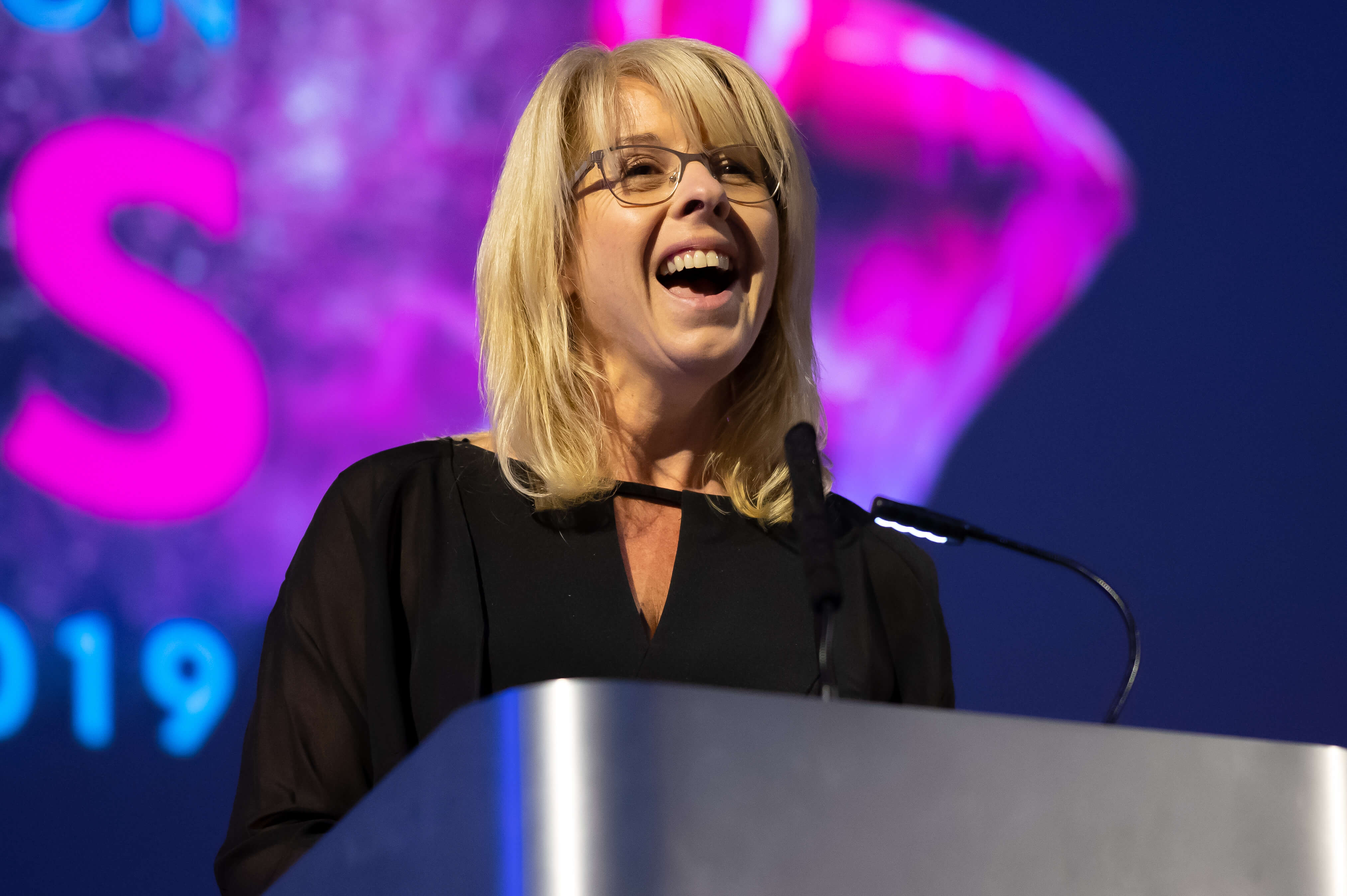 Cari-Anne Quinn addressing the MediWales awards dinner