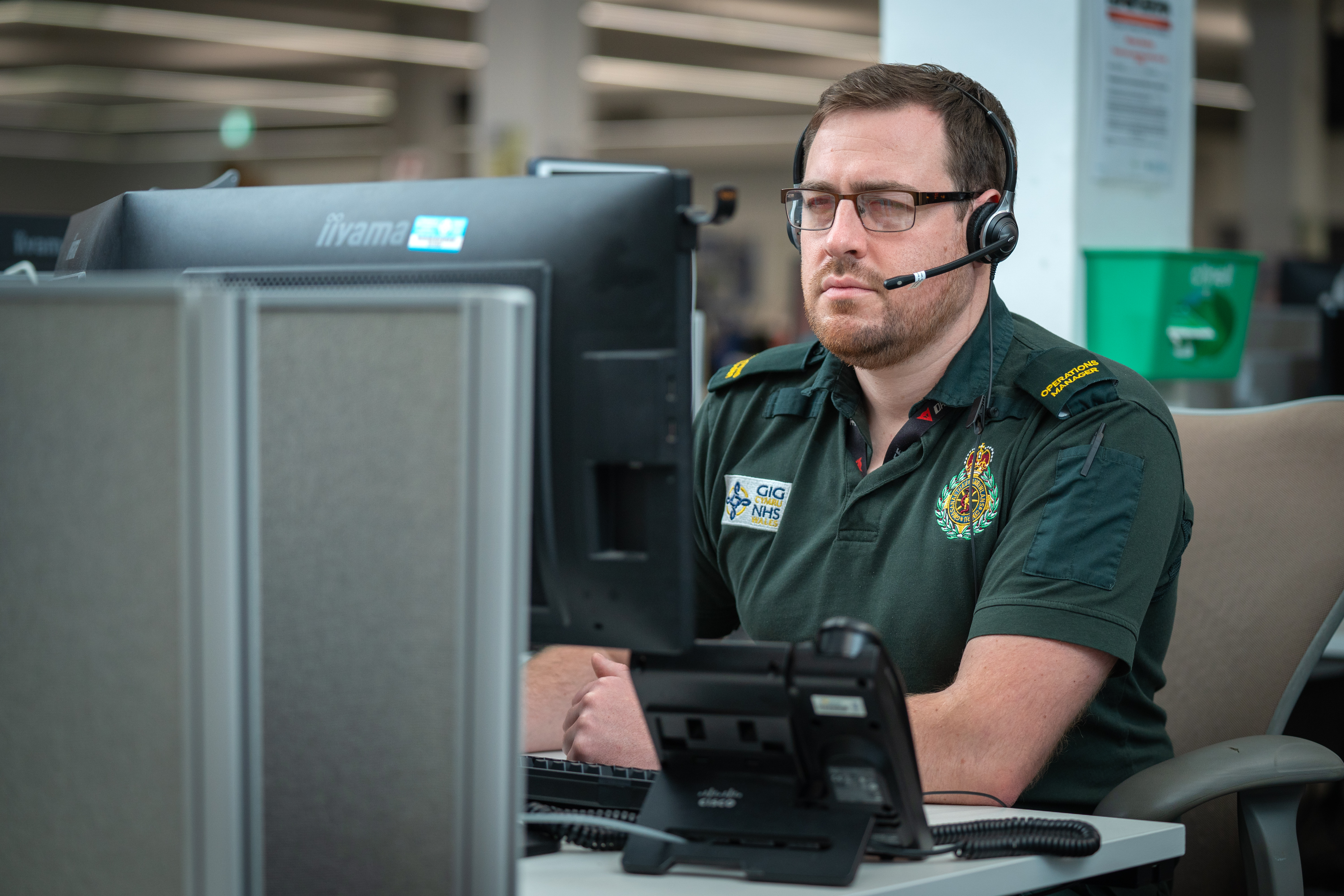 A 999 worker speaking on the phone